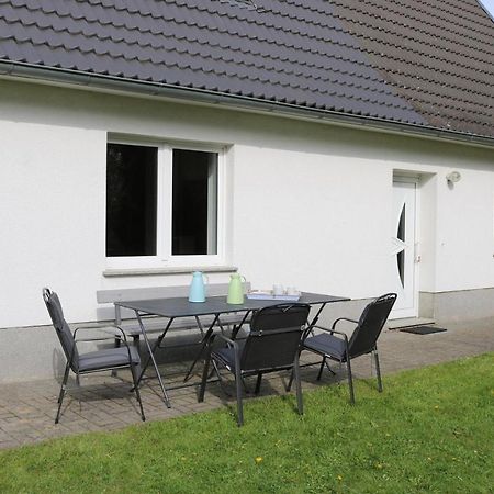 Villa Kleines Haus Am Feld à Rehna Extérieur photo